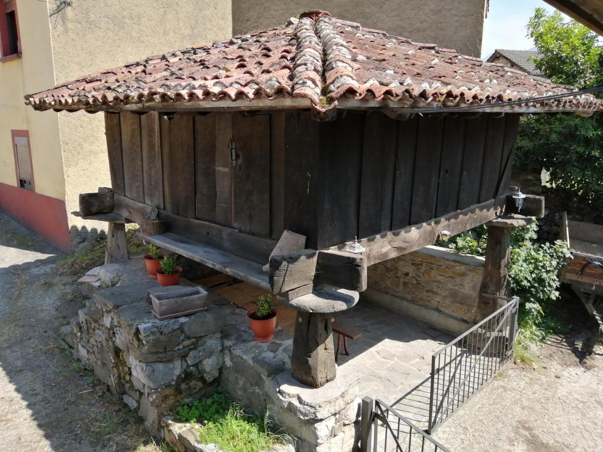 Hostal Casa toni Aller Exterior foto